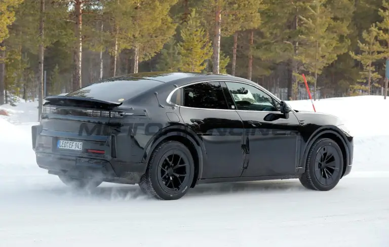 Porsche Cayenne Coupe EV - Foto spia 19-02-2025 - 10