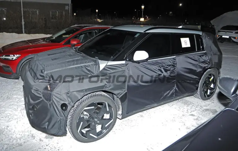 Kia EV3 GT - Foto spia 21-02-2025 - 7