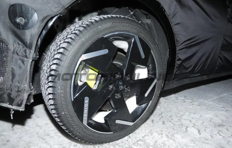Kia EV3 GT - Foto spia 21-02-2025 - 6