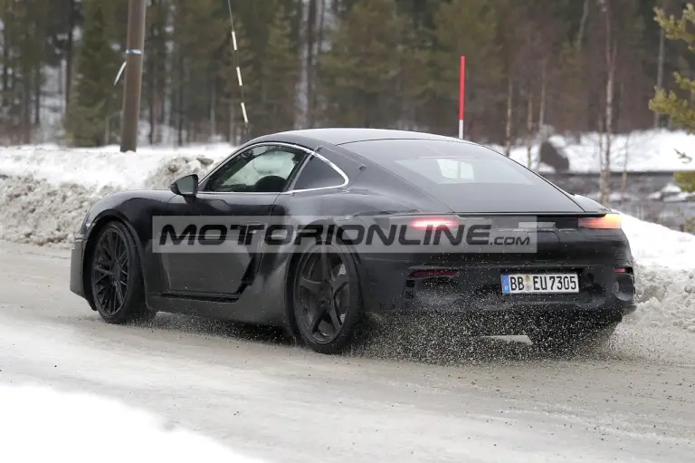 Porsche Cayman 2026 - Foto spia 25-2-2025 - 8