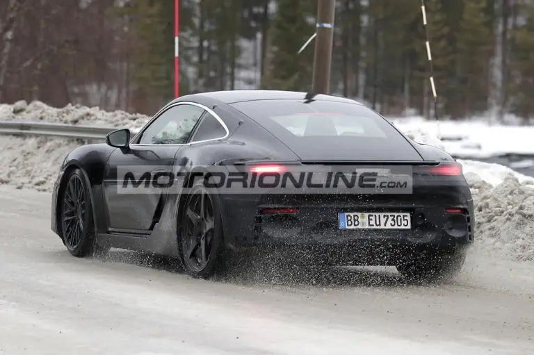 Porsche Cayman 2026 - Foto spia 25-2-2025 - 12