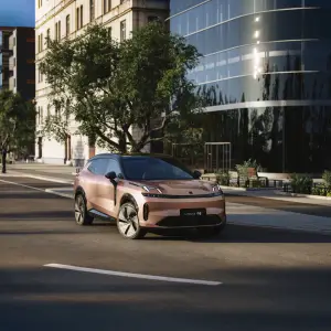 Lynk e Co 08 - 5