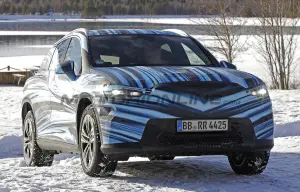 Mercedes GLC 2026 - Foto spia 28-02-2025 - 18