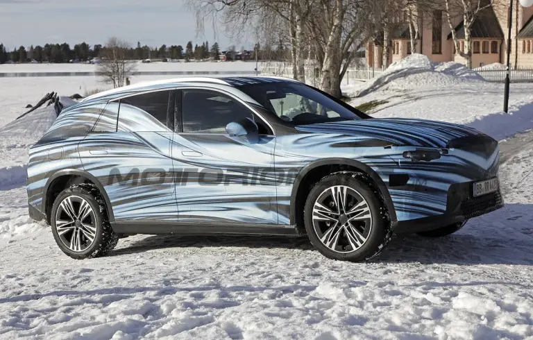 Mercedes GLC 2026 - Foto spia 28-02-2025 - 16