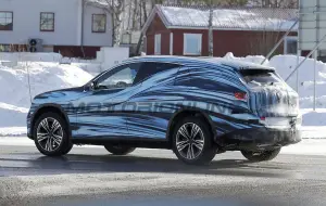 Mercedes GLC 2026 - Foto spia 28-02-2025 - 21