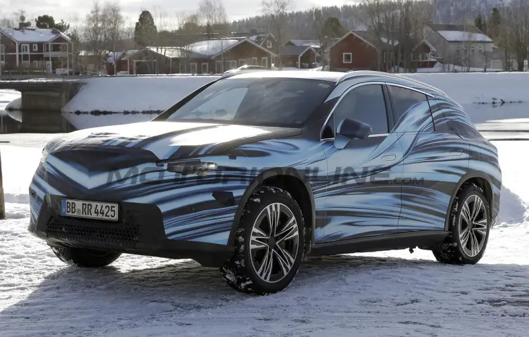 Mercedes GLC 2026 - Foto spia 28-02-2025 - 5