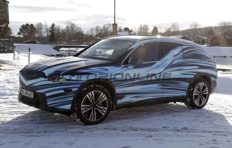 Mercedes GLC 2026 - Foto spia 28-02-2025 - 2