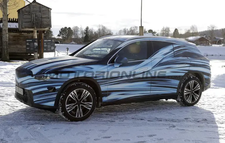 Mercedes GLC 2026 - Foto spia 28-02-2025 - 4