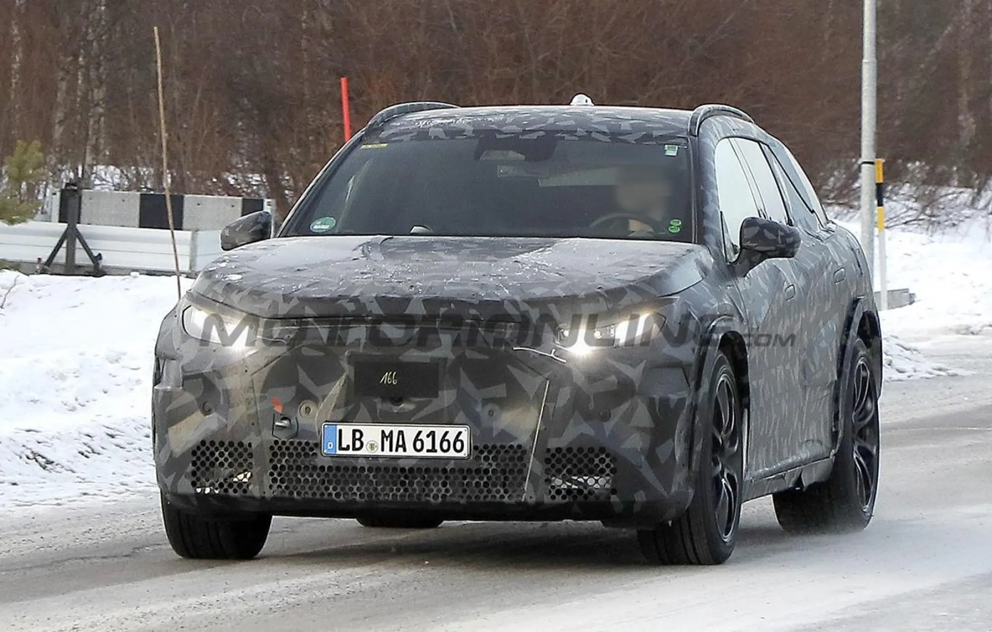 Mercedes-AMG SUV - Foto spia 03-03-2025 - 9