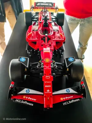 Lego Technic Ferrari Formula 1 - Store San Babila - 1