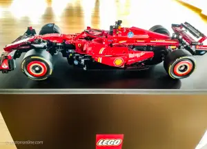 Lego Technic Ferrari Formula 1 - Store San Babila - 3