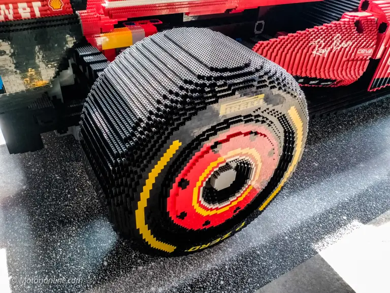 Lego Technic Ferrari Formula 1 - Store San Babila - 2
