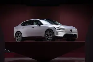 Volvo ES90 - 102