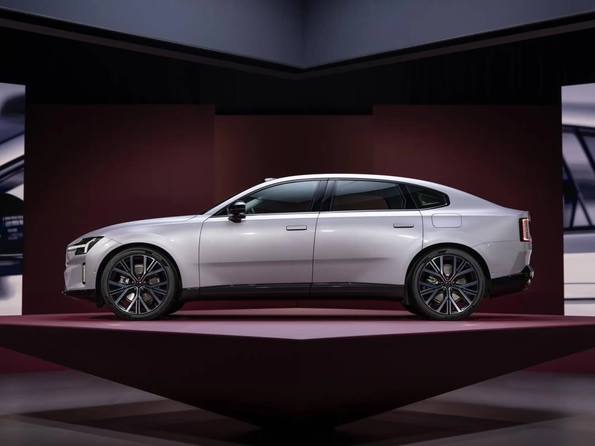 Volvo ES90 - 124