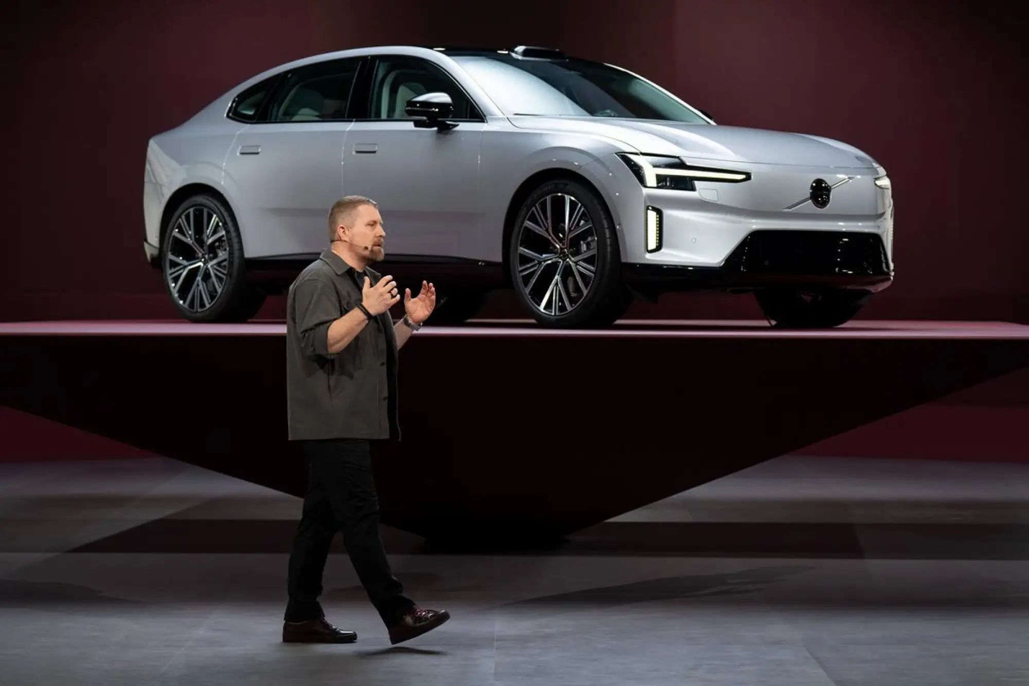 Volvo ES90 - 120