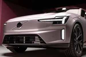 Volvo ES90 - 31