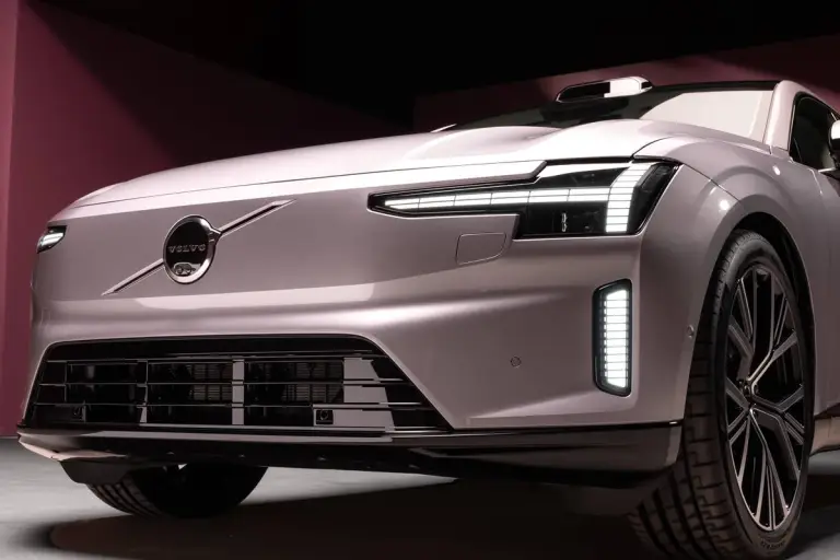 Volvo ES90 - 31