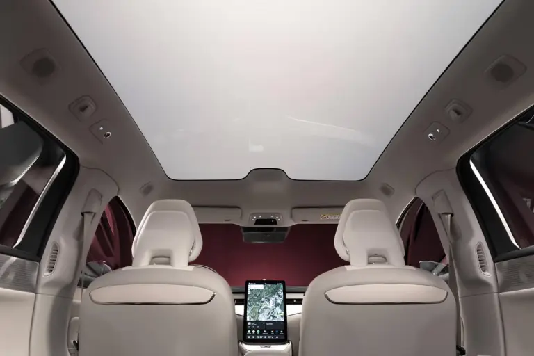 Volvo ES90 - 44