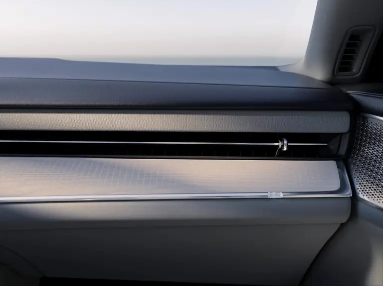 Volvo ES90 - 80