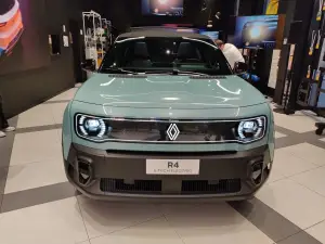 Renault 4 E-Tech Electric 2025 - Foto live Milano
