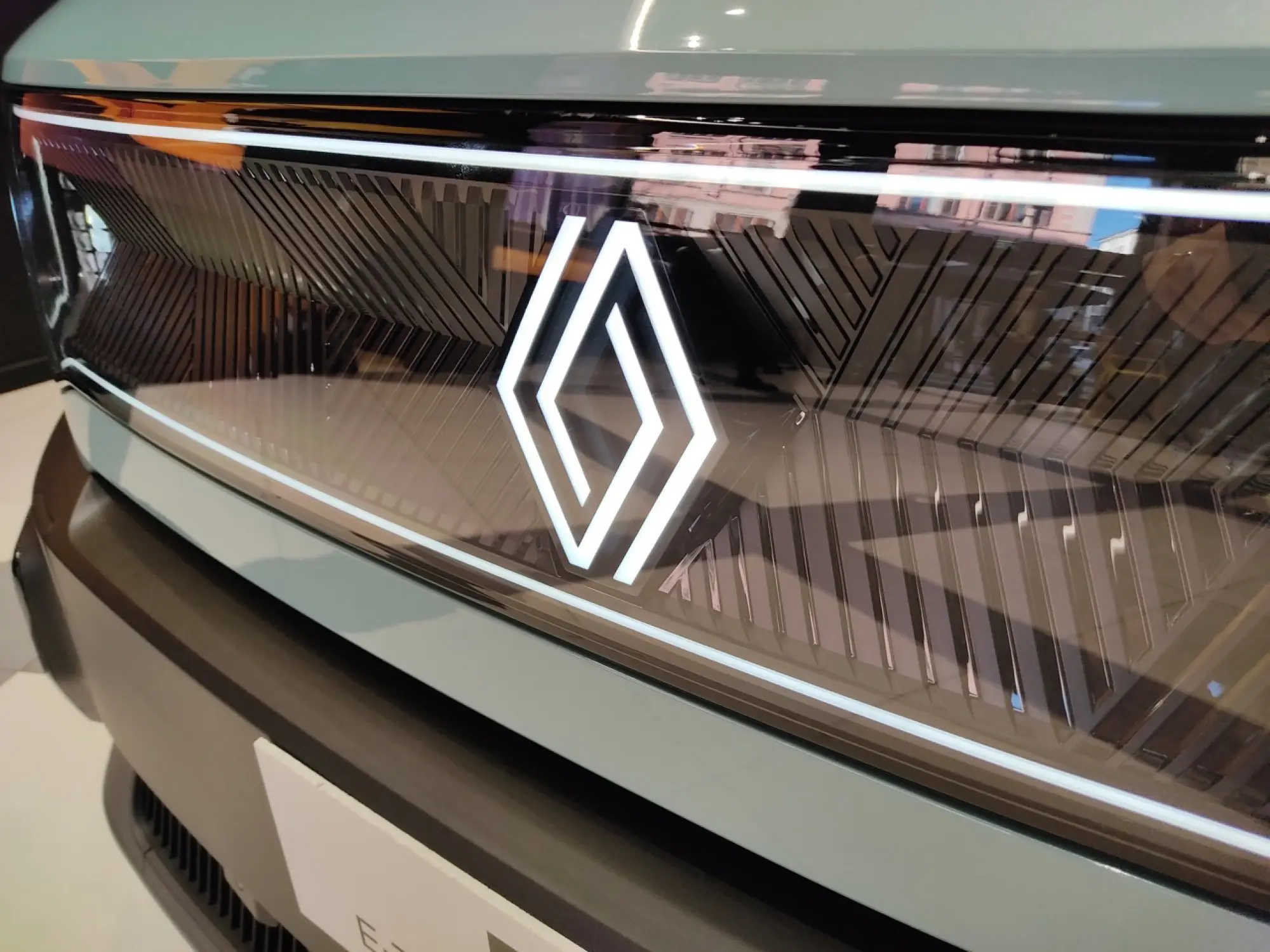 Renault 4 E-Tech Electric 2025 - Foto live Milano - 2