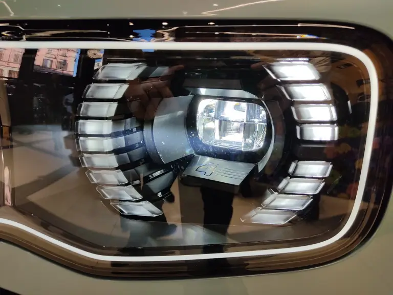 Renault 4 E-Tech Electric 2025 - Foto live Milano - 6