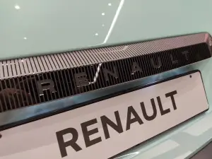Renault 4 E-Tech Electric 2025 - Foto live Milano
