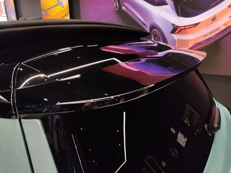 Renault 4 E-Tech Electric 2025 - Foto live Milano - 11