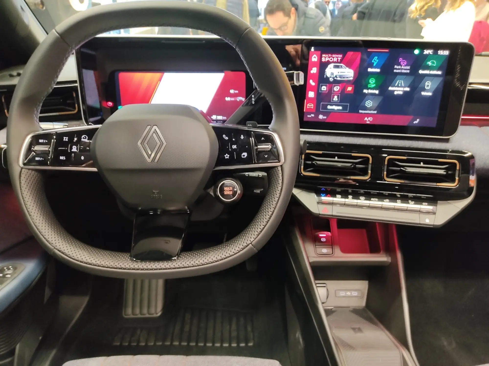 Renault 4 E-Tech Electric 2025 - Foto live Milano - 29