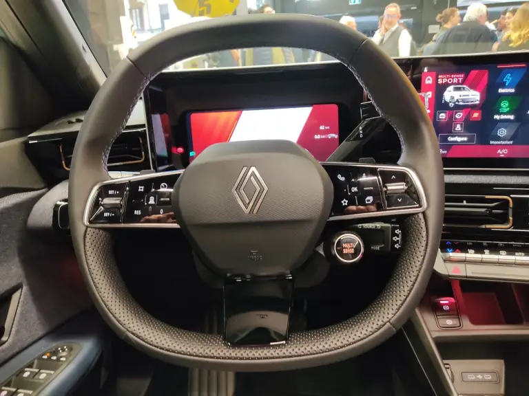 Renault 4 E-Tech Electric 2025 - Foto live Milano - 28