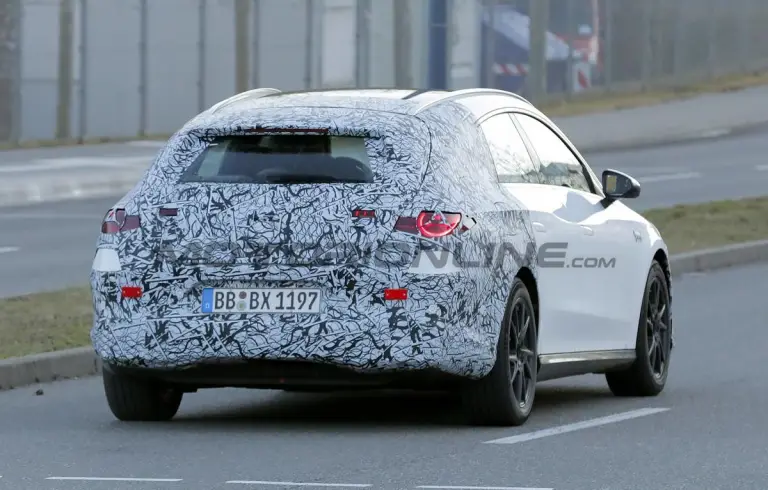 Mercedes CLA Shooting Brake 2026 - Foto spia 06-03-2025 - 11