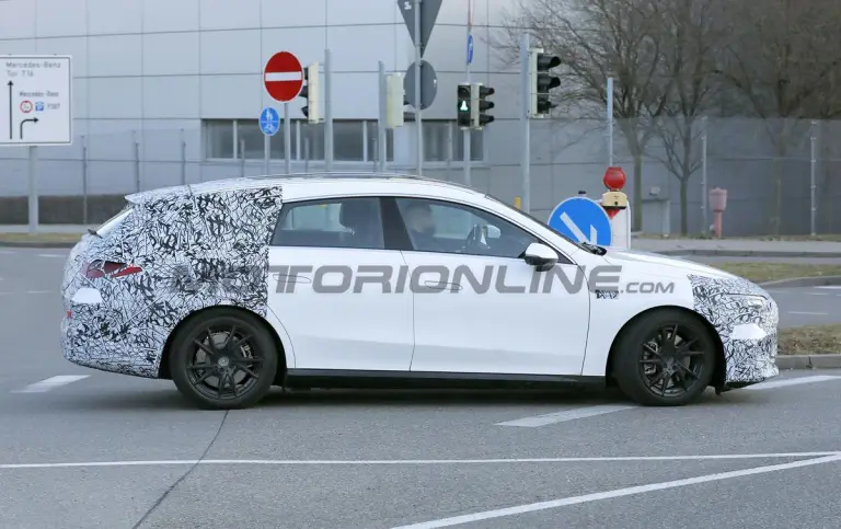 Mercedes CLA Shooting Brake 2026 - Foto spia 06-03-2025 - 5