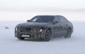 BMW Serie 7 2026 - Foto spia 06-03-2024 - 1