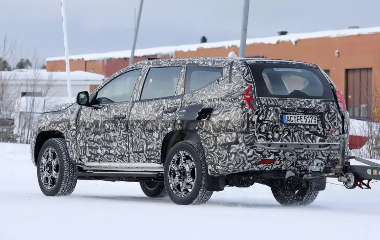 Mitsubishi Pajero Sport 2026 - Foto spia 07-03-2025 - 9