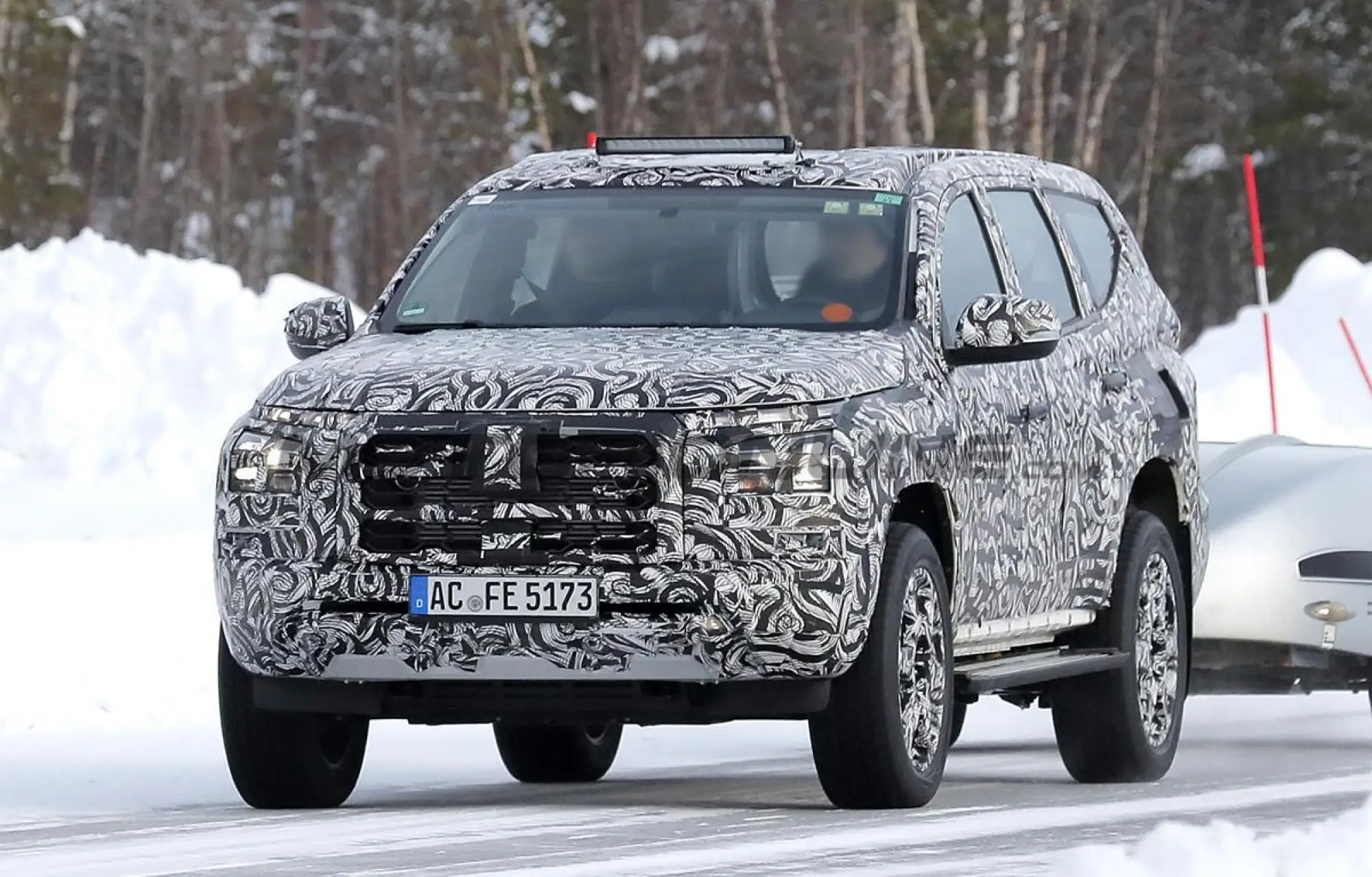 Mitsubishi Pajero Sport 2026 - Foto spia 07-03-2025 - 19