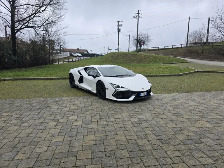 Lamborghini Revuelto 2025 Prova su strada - 2