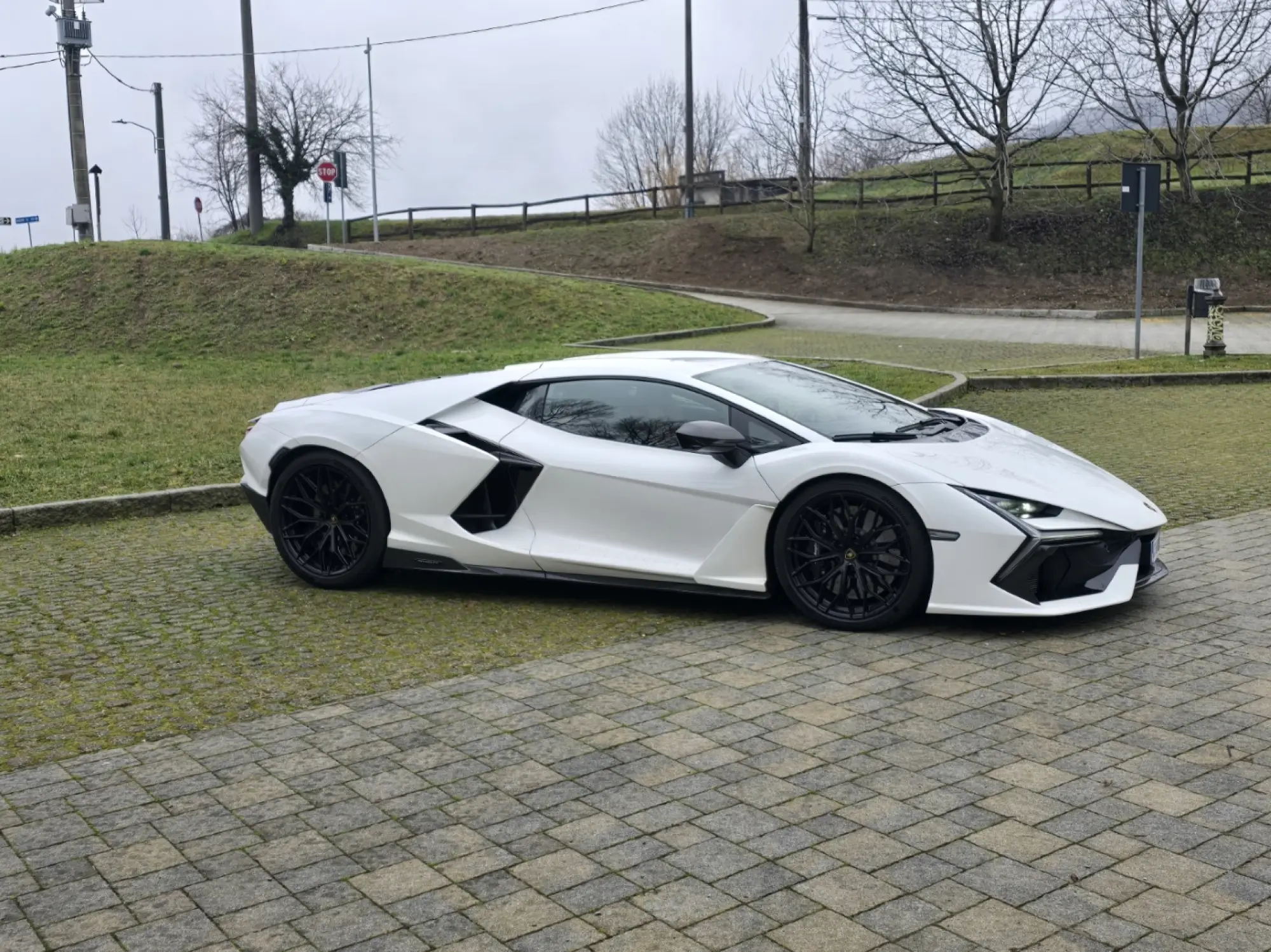 Lamborghini Revuelto 2025 Prova su strada - 3