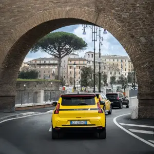 Renault 5 E-Tech Electric - Carovana a Roma