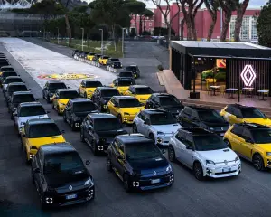 Renault 5 E-Tech Electric - Carovana a Roma