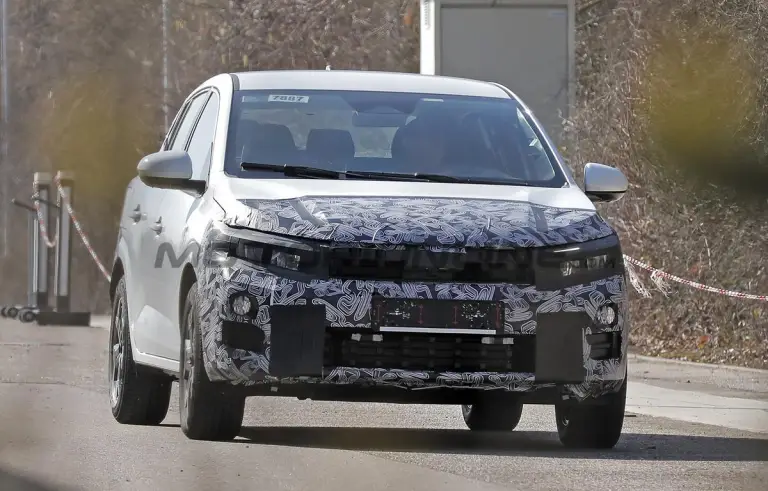 Dacia Sandero 2026 - Foto spia 11-03-2025 - 2