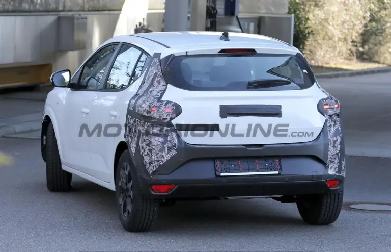 Dacia Sandero 2026 - Foto spia 11-03-2025 - 8
