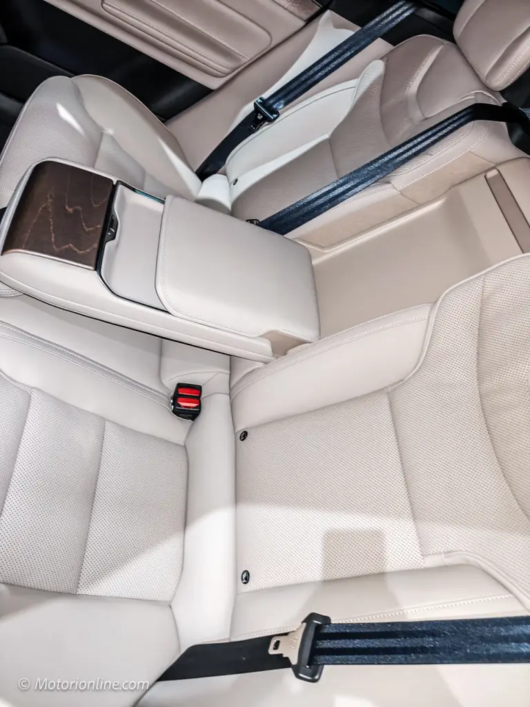 Volvo ES90 2025 - Foto dal vivo - 4