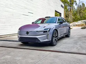 Volvo ES90 2025 - Foto dal vivo - 13