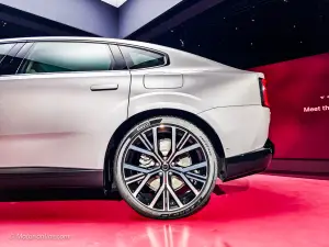 Volvo ES90 2025 - Foto dal vivo - 15