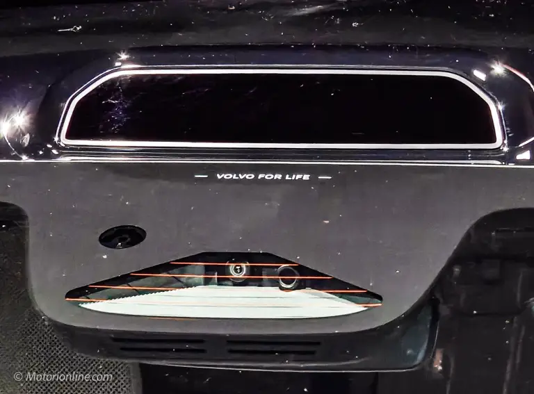 Volvo ES90 2025 - Foto dal vivo - 17