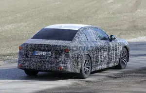 BMW Serie 5 2026 - Foto spia 12-03-2025 - 12