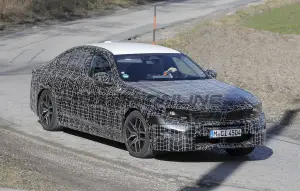 BMW Serie 5 2026 - Foto spia 12-03-2025 - 5