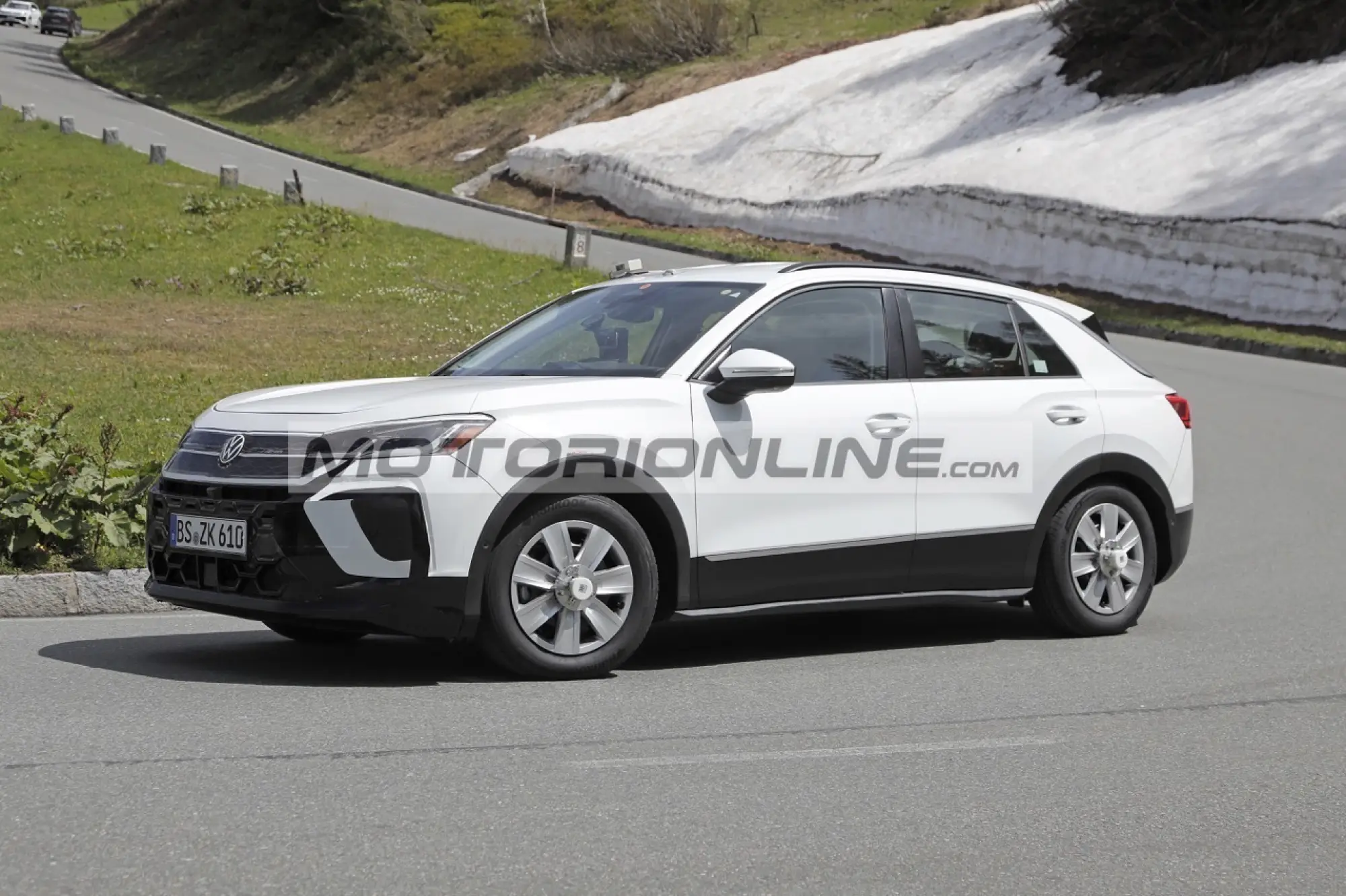 Volkswagen T-Roc - Foto spia 18-3-2025 - 1