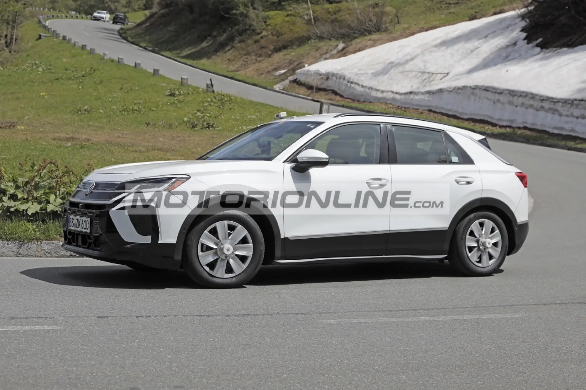 Volkswagen T-Roc - Foto spia 18-3-2025 - 5