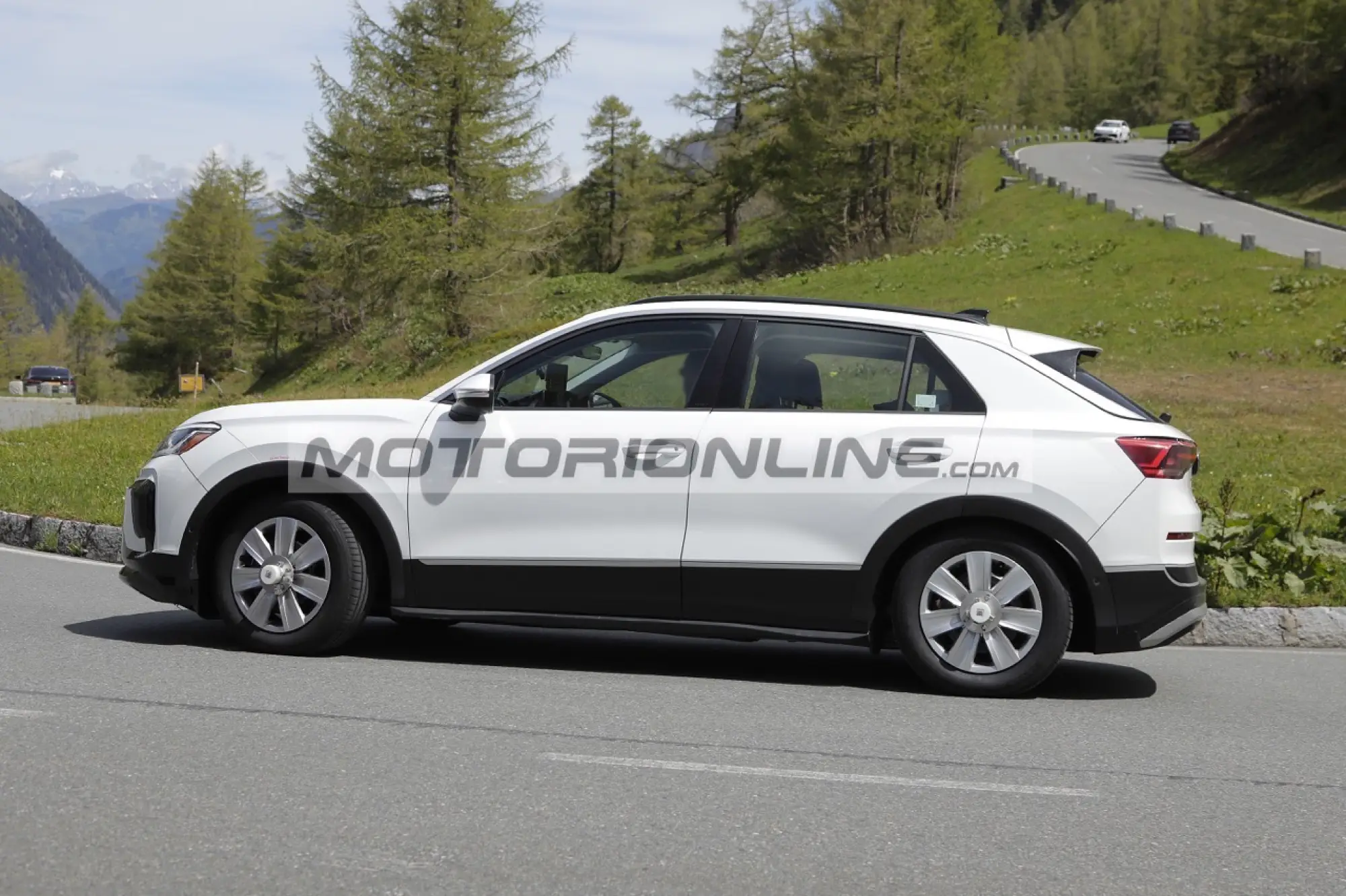 Volkswagen T-Roc - Foto spia 18-3-2025 - 11